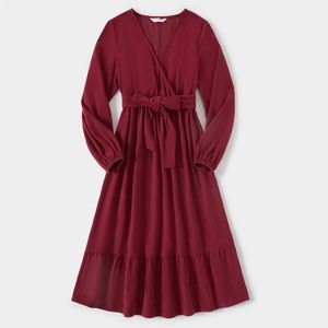 NWOT Women holiday red dress.